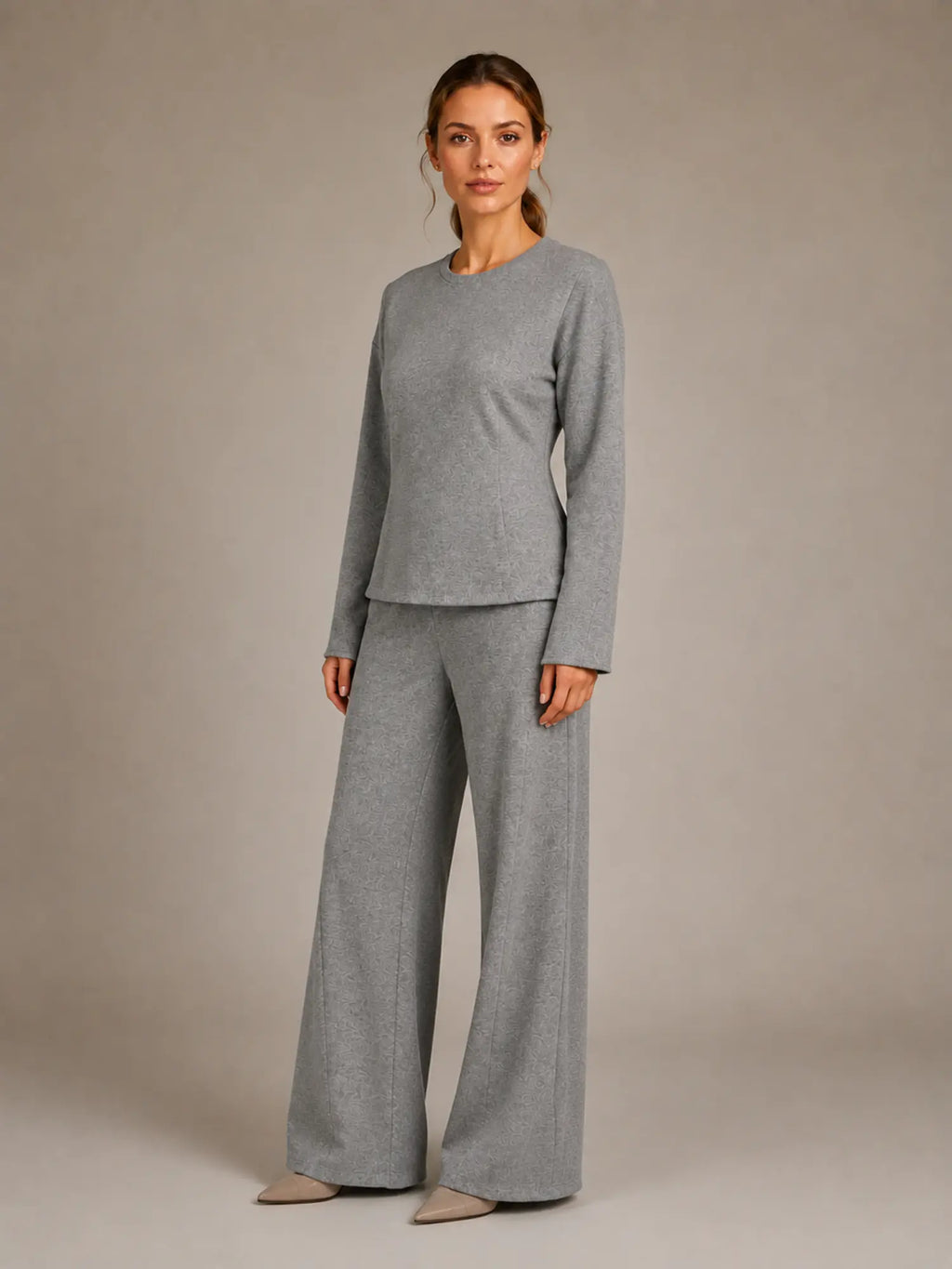 Women's Lounge Co-Ord Set – Fitted Top & Wide Leg Trousers in Grey – Hover view