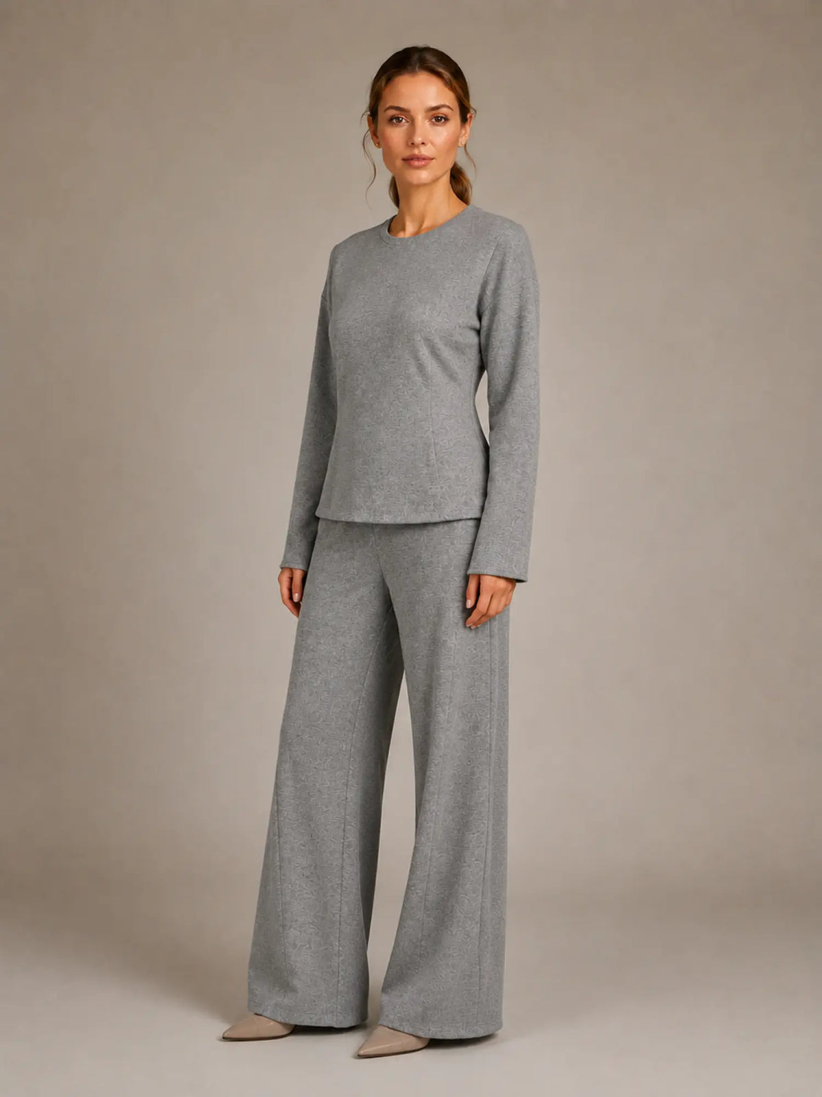 Women's Lounge Co-Ord Set – Fitted Top & Wide Leg Trousers in Grey – Hover view
