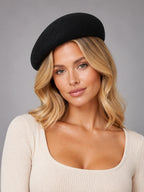 Women's Wool Felt Beret – Classic Winter in Black — front view